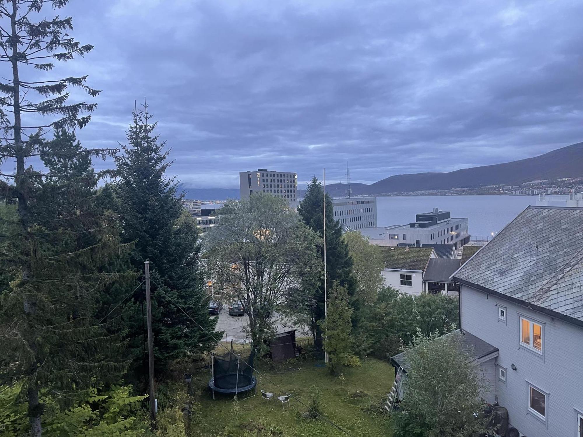 Near To Center Of Apartment *
